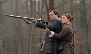 Richard Rankin (Roger Wakefield), Sophie Skelton (Brianna Fraser) - Outlander Season 5